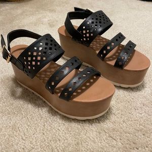Platform sandals